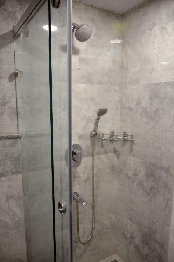 Hotel Radiance Барейли Екстериор снимка
