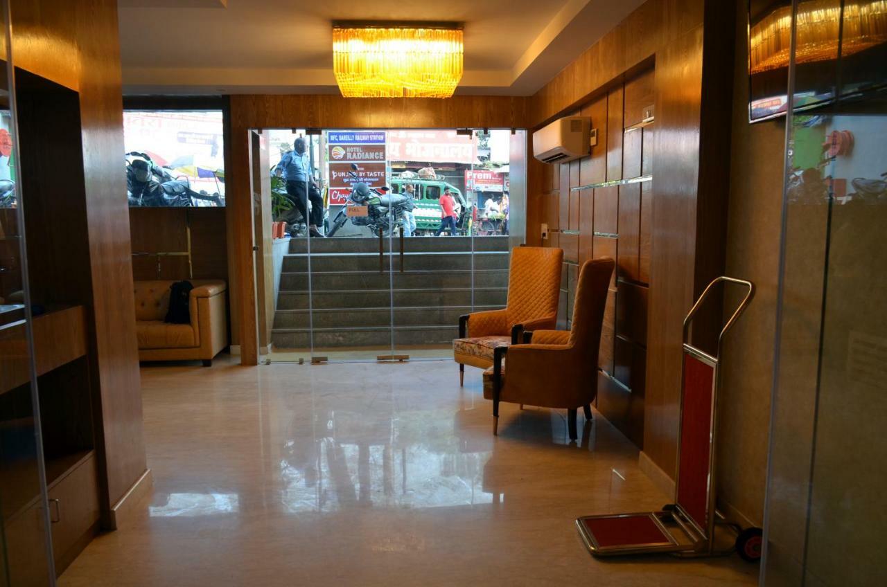 Hotel Radiance Барейли Екстериор снимка