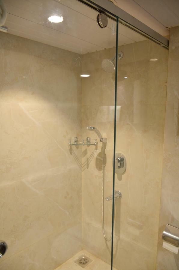 Hotel Radiance Барейли Екстериор снимка